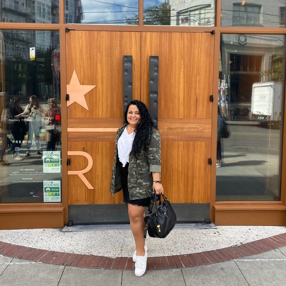 Meet your Posher, Lavi - Picture 1 of 1